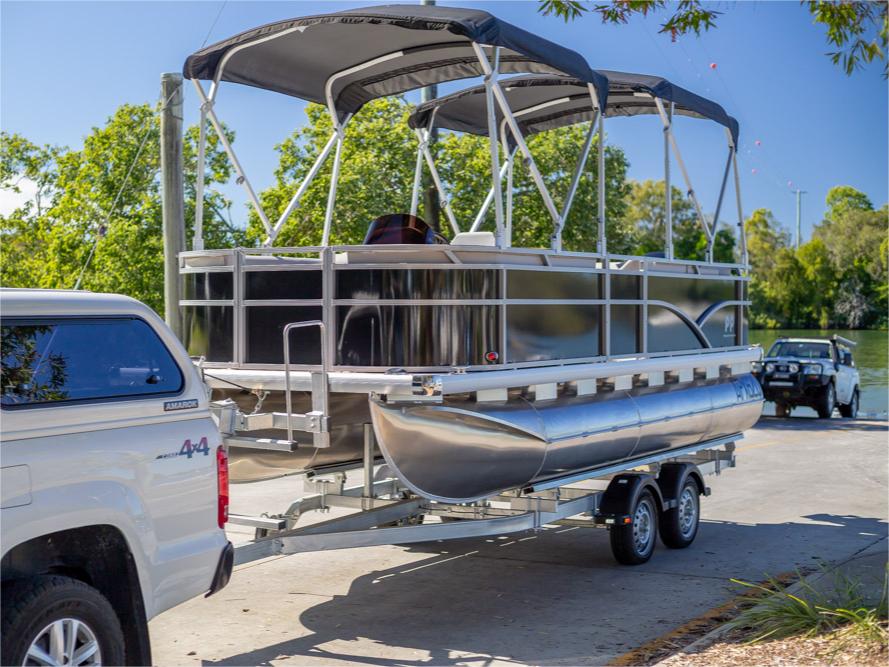 Brinovo BP19DLX Pontoon Boat